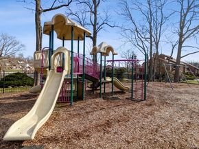 24 Leisure Way, Mohegan Lake NY 10547