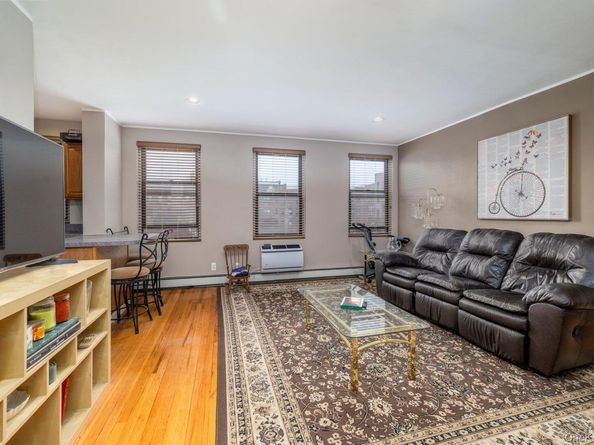 1 Jefferson Avenue H8, Rockville Centre NY 11570