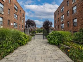 1 Jefferson Avenue H8, Rockville Centre NY 11570