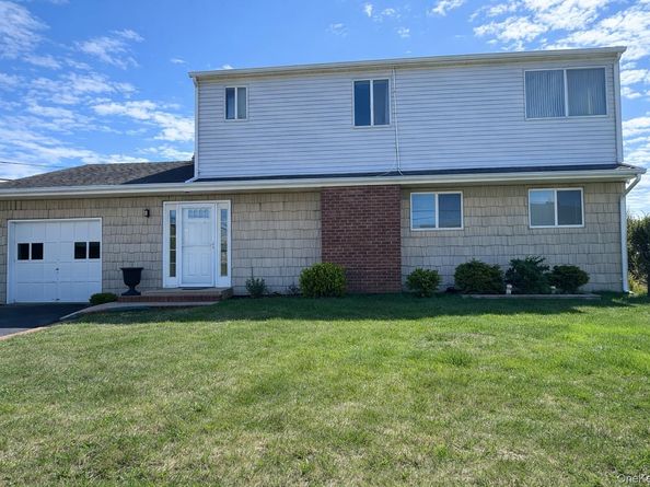 39 Barracuda Road, East Quogue NY 11942