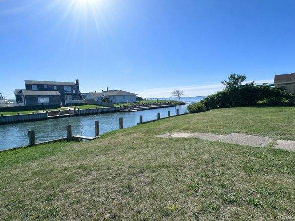 39 Barracuda Road, East Quogue NY 11942
