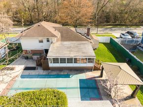 33 Parkdale Drive, Farmingdale NY 11735