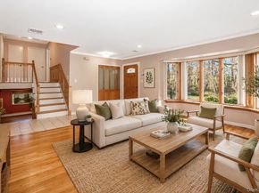 33 Parkdale Drive, Farmingdale NY 11735