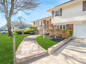 33 Parkdale Drive, Farmingdale NY 11735