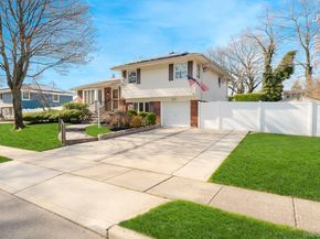 33 Parkdale Drive, Farmingdale NY 11735