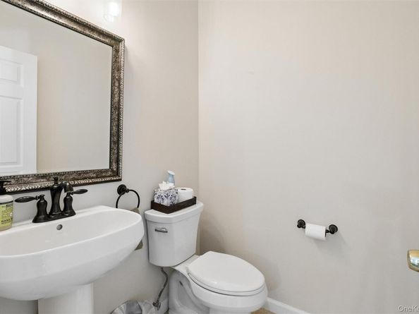 161 Brattle Circle, Melville NY 11746