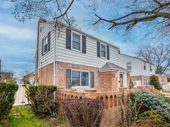 82 Cerenzia Boulevard, Elmont NY 11003