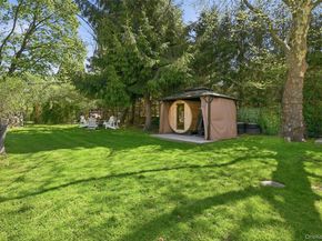 35 Elm Drive, East Hills NY 11576