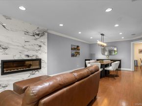 62 Wimbledon Drive, Roslyn NY 11576