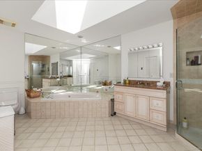 62 Wimbledon Drive, Roslyn NY 11576