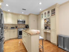 62 Wimbledon Drive, Roslyn NY 11576
