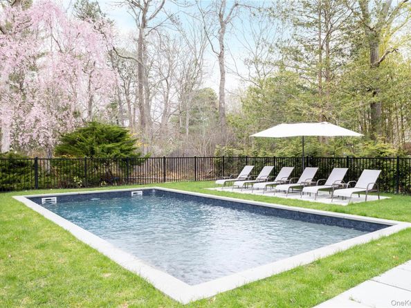 5 Skyes Neck Court, East Quogue NY 11942