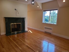 14 Potters Lane, New Rochelle NY 10805