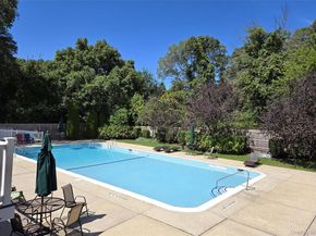 655 Middle Country Road 22E2, Coram NY 11727