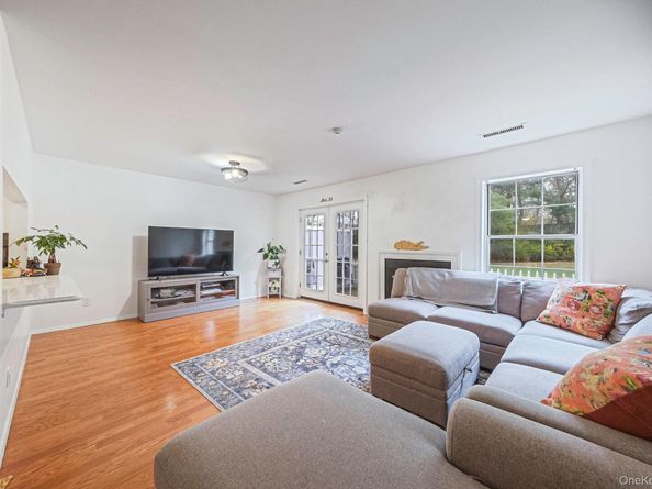 1005 Sara Circle, Port Jefferson NY 11776