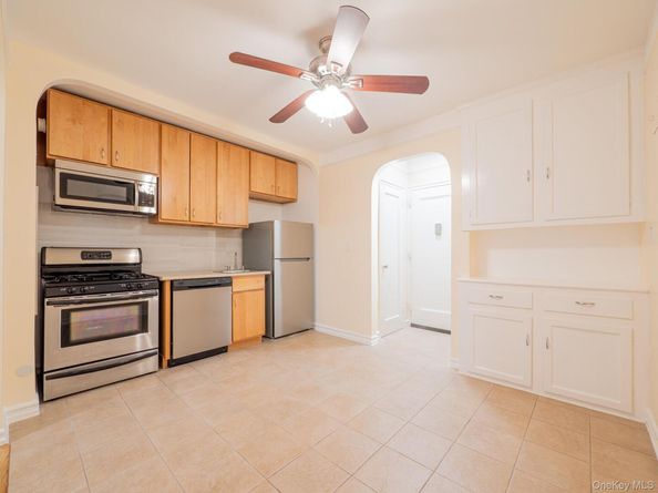 64-85 Saunders Street A9, Rego Park NY 11375