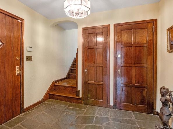88 Stockbridge Road, Yonkers NY 10710