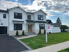 26 Essex Road, Bethpage NY 11714