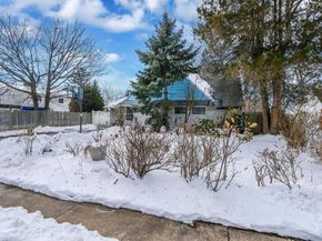 24 Beacon Lane, Hicksville NY 11801