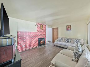 24 Beacon Lane, Hicksville NY 11801