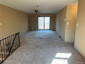 45 Newbrook Lane 45, Bay Shore NY 11706