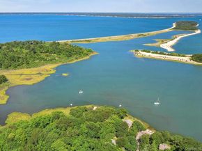 70 Glenview Drive, Southampton NY 11968