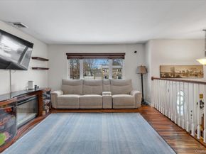 11 17th Avenue, Ronkonkoma NY 11779