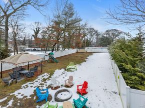 11 17th Avenue, Ronkonkoma NY 11779