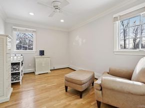 10 Foxwood Lane, Thornwood NY 10594