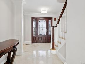 10 Foxwood Lane, Thornwood NY 10594