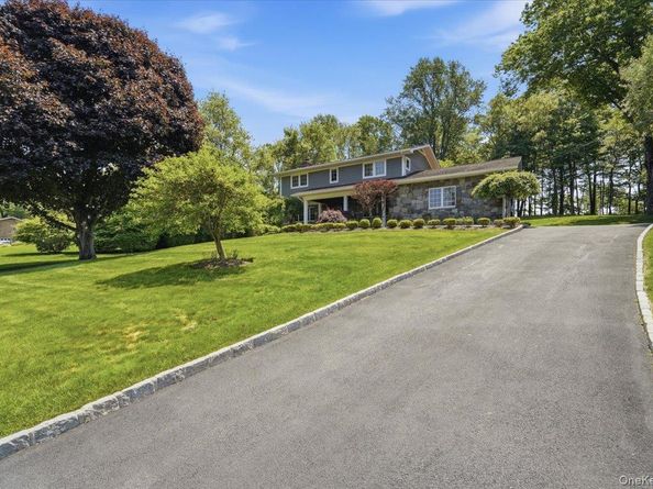 10 Foxwood Lane, Thornwood NY 10594