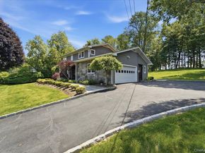 10 Foxwood Lane, Thornwood NY 10594