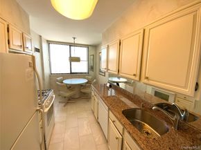 27010 Grand Central Parkway 17E, Floral Park NY 11005