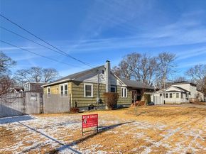 20 Bogota Road, Mastic Beach NY 11951