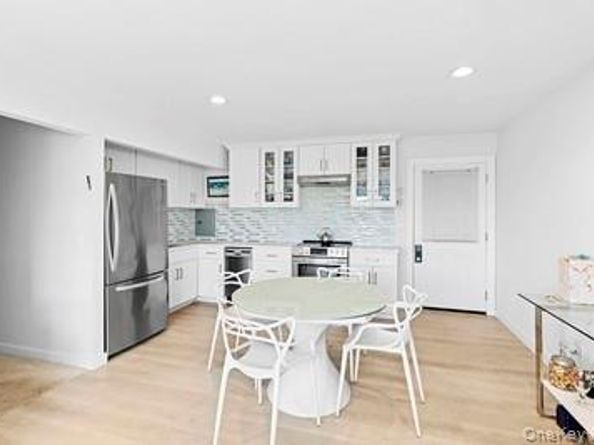 281 Dune Road 16B, Westhampton Beach NY 11978