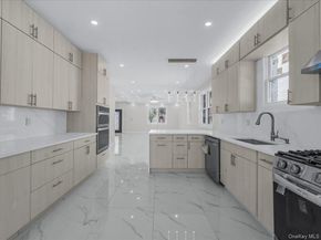 918 N 6th Street, North New Hyde Park NY 11040