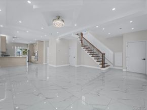 918 N 6th Street, North New Hyde Park NY 11040