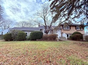 528 Canary Place, North Babylon NY 11703