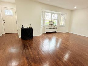 528 Canary Place, North Babylon NY 11703