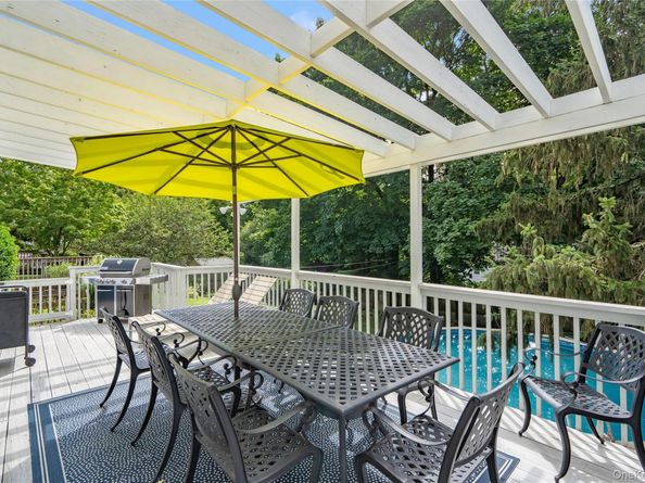 6 Cedar Avenue, Locust Valley NY 11560