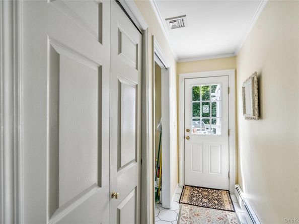6 Cedar Avenue, Locust Valley NY 11560
