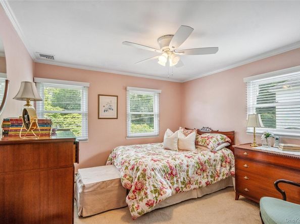 6 Cedar Avenue, Locust Valley NY 11560