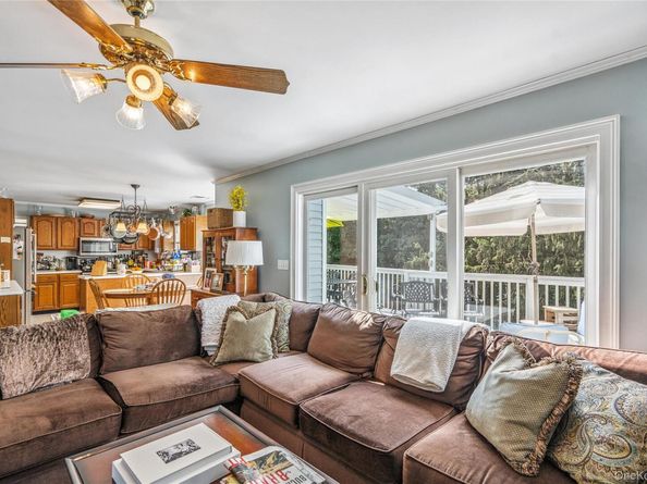 6 Cedar Avenue, Locust Valley NY 11560
