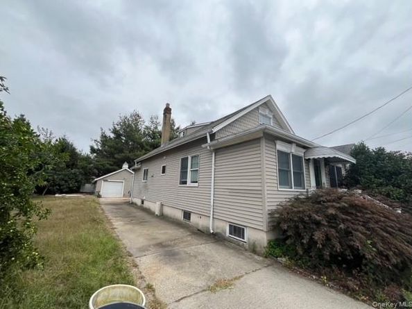 5 Milton Street, Hicksville NY 11801