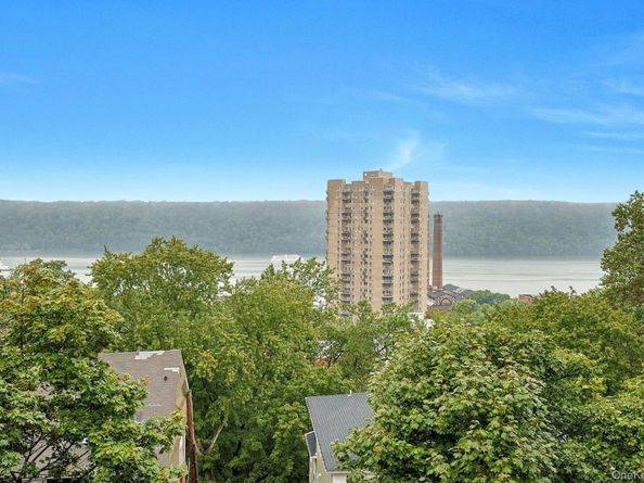 399 N Broadway 2Q, Yonkers NY 10701