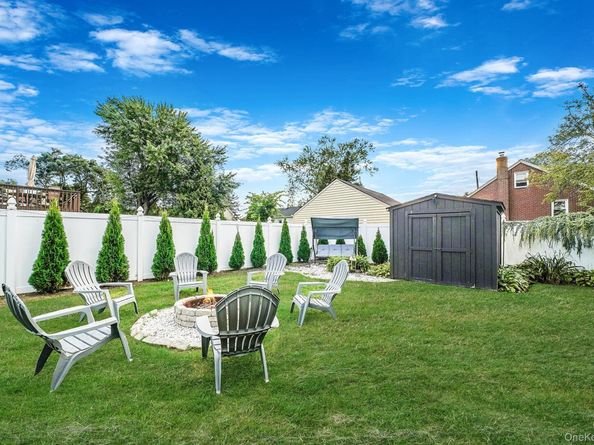 11 Susan Court, Deer Park NY 11729