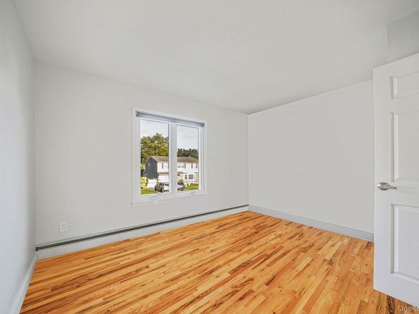 11 Susan Court, Deer Park NY 11729