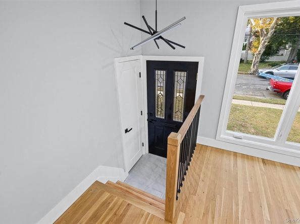 2100 Beverly Way, Merrick NY 11566