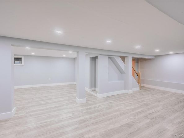 2100 Beverly Way, Merrick NY 11566