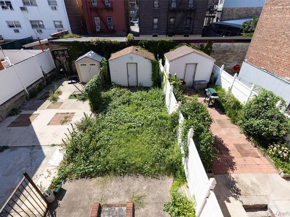 1865 Hunt Avenue, Bronx NY 10462
